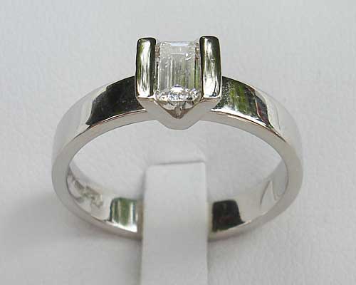 Picture of a diamond engagement ring