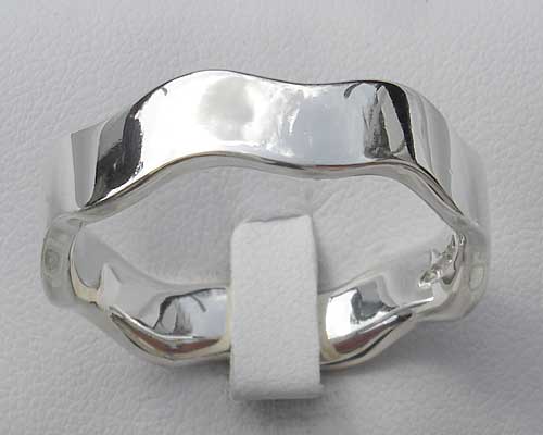 ladies silver ring.