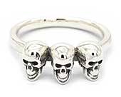 Gothic silver skulls ring