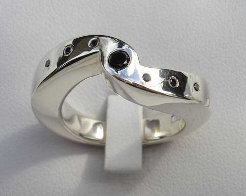 Picture of a Ladies Ring