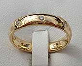 9ct gold triple diamond wedding ring