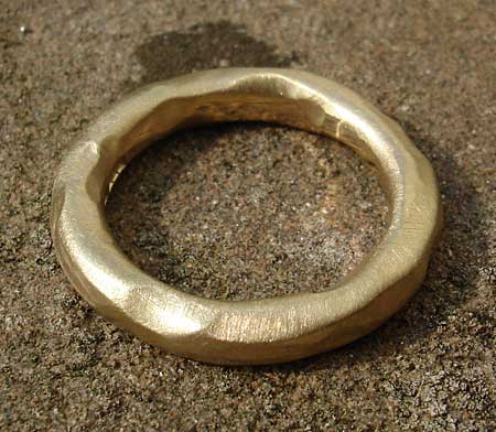 alternative wedding ring