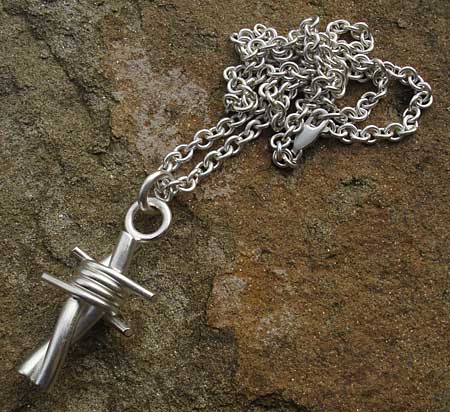 barb silver pendant