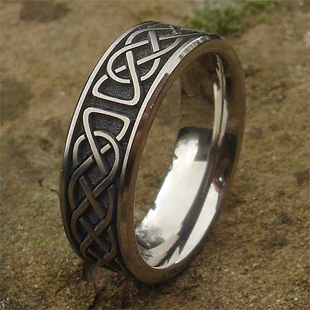 Celtic Design Titanium Ring | LOVE2HAVE in the UK!