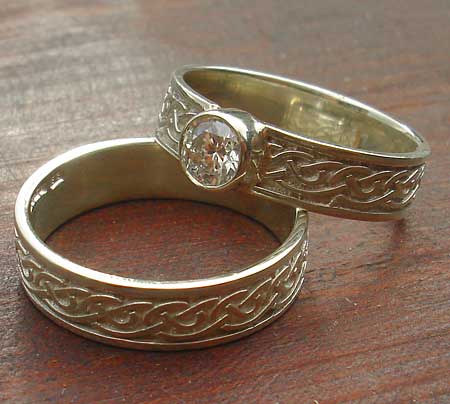 Celtic wedding engagement ring set