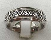 Celtic trinity knot ring