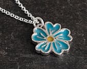 Charming handmade flower shaped pendant for women