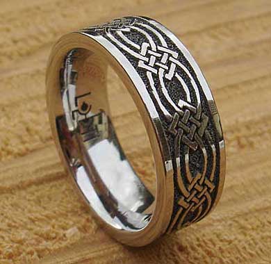 Men's Chunky Celtic Titanium Ring : LOVE2HAVE in the UK!