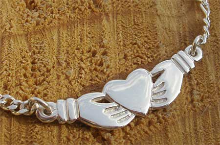 claddagh bracelet
