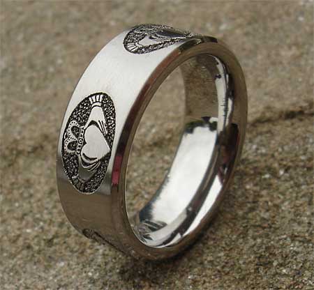 Claddagh wedding ring for men