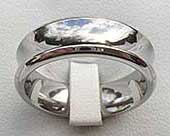 Concave plain wedding ring