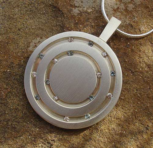 concentic circles silver necklace
