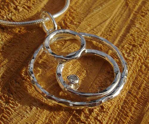 contemporary diamond necklace