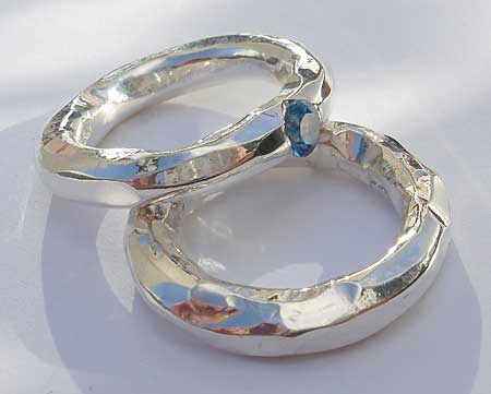 contemporary hammered silver rings