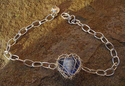 Contemporary heart shaped bracelet for women