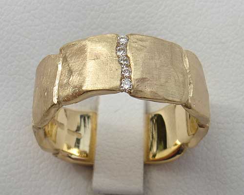 diamond gold wedding ring