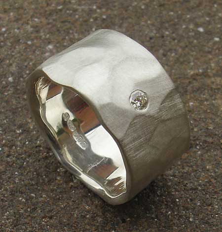 diamond hammered silver ring