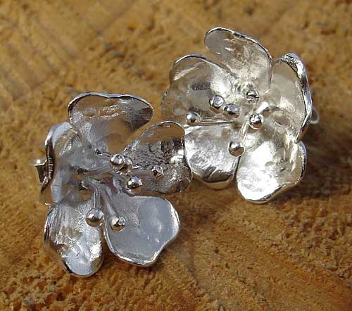 flower stud earrings