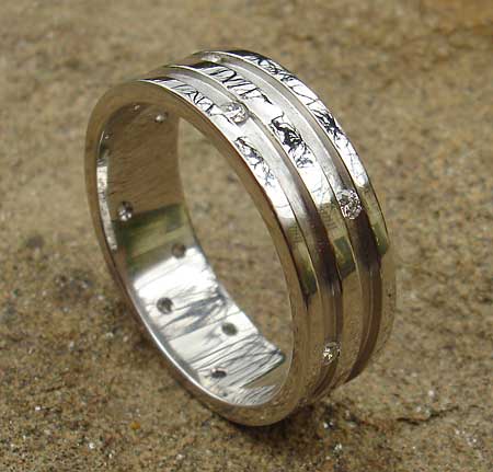 gold diamond wedding ring