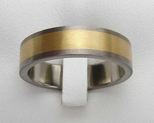 gold inlaid titanium wedding ring