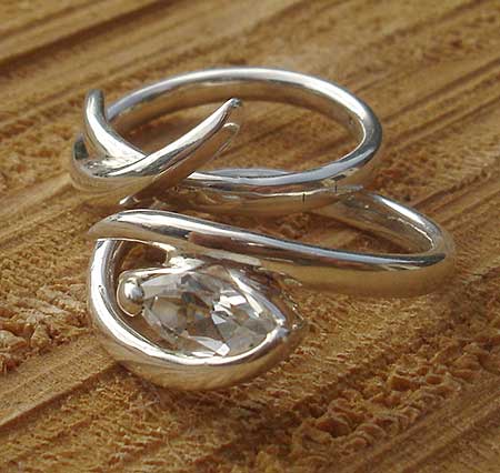 Interlocking engagement and wedding ring