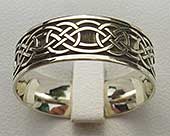 Mens gold Celtic wedding ring