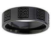 Panelled mens Celtic ring