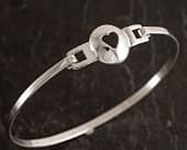 Modern silver heart design bangle