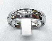 Patterned plain wedding ring