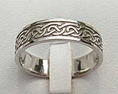 Scottish Celtic knot gold wedding ring