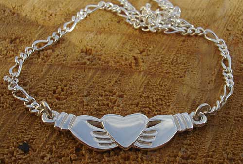 silver claddagh bracelet