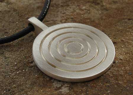 silver deasigner necklace