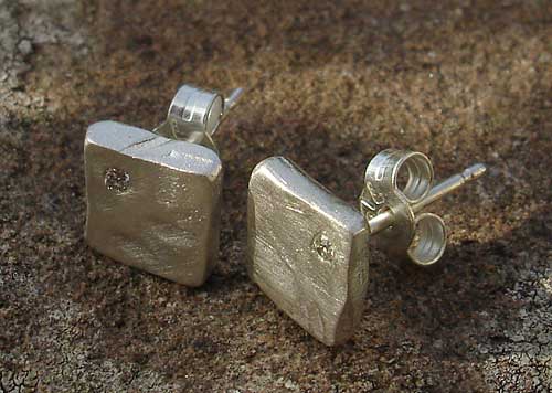 silver diamond stud earrings