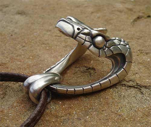 Silver snakes head necklace