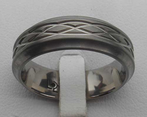 Stepped Titanium Celtic Knot Ring | LOVE2HAVE in the UK!