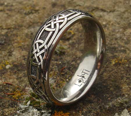 titanium celtic wedding ring