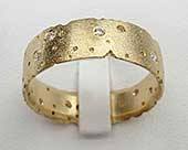Unique 9ct gold diamond wedding ring