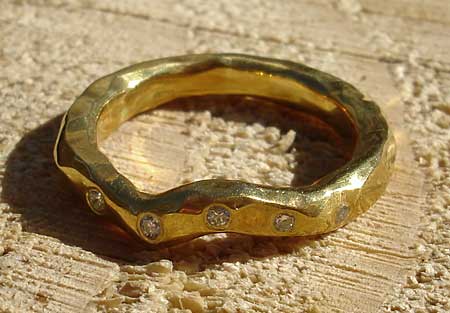 unique gold diamond etermity ring