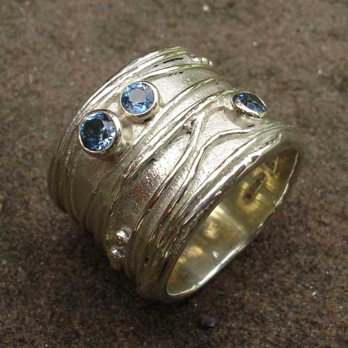 unique gold diamond ring