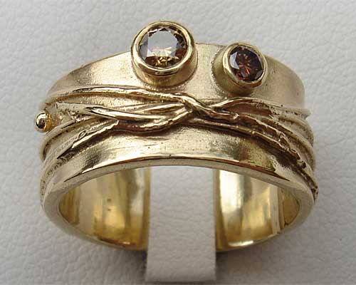 unique gold gemstone wedding ring