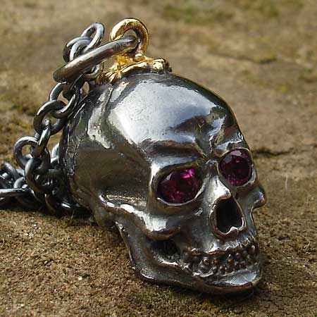 Unique skull necklace