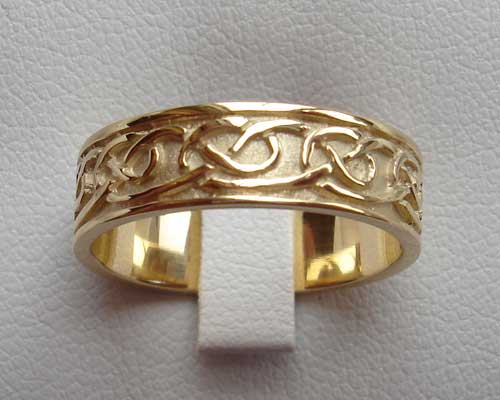 Scottish Celtic Gold  Wedding  Ring  LOVE2HAVE in the UK  