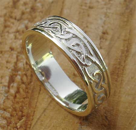 Scottish Celtic Gold  Wedding  Ring  LOVE2HAVE in the UK  