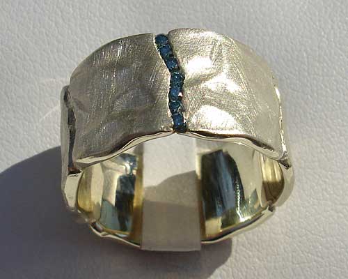 wide blue diamond gold ring