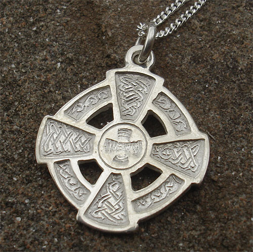 Personalized Celtic Necklace, Celtic Knot Necklace, Celtic Jewelry,  Engraved Celtic Pendant, Celtic Necklace for Women, Celtic Jewelry Gifts -  Etsy