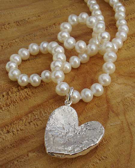 womens heart pearl necklace