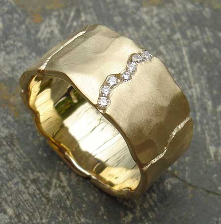 yellow gold diamond ring